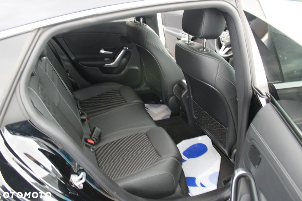 Mercedes-Benz CLA - 33