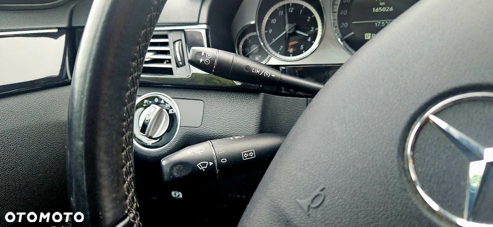 Mercedes-Benz Klasa E 200 CGI BlueEFFICIENCY 7G-TRONIC Avantgarde - 35
