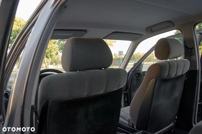 BMW Seria 5 525i - 34