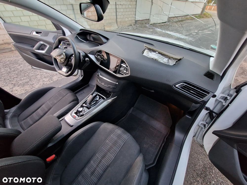 Peugeot 308 PureTech 130 GPF EAT8 Stop & Start Allure Pack - 14