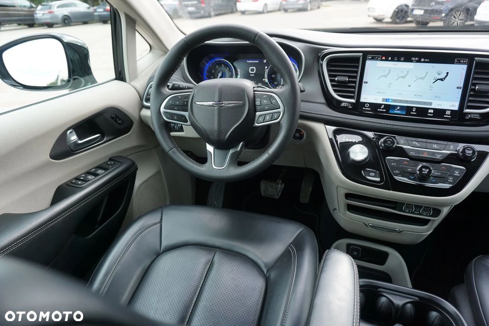 Chrysler Pacifica - 21