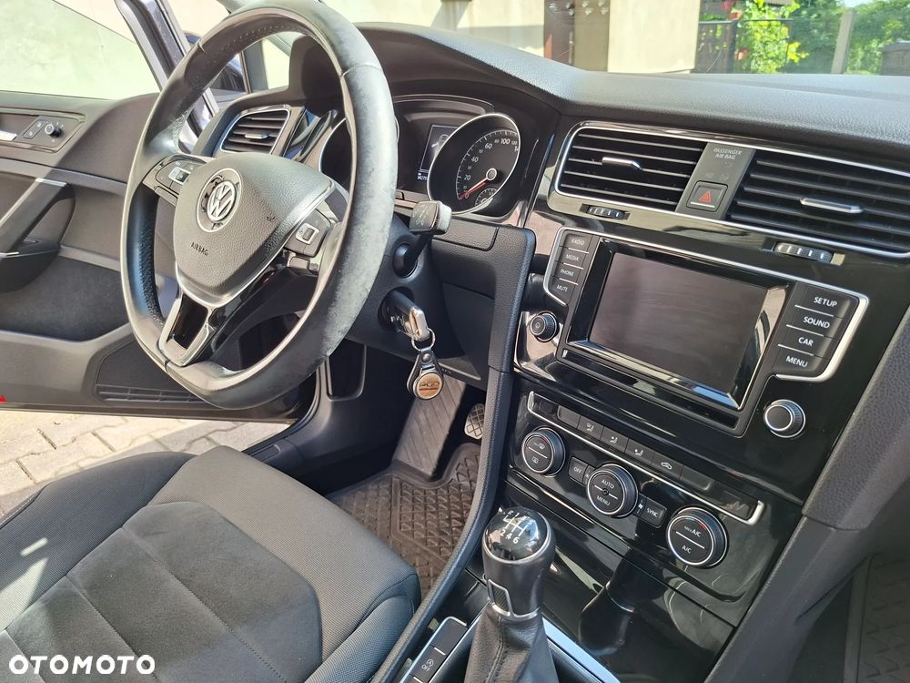 Volkswagen Golf 1.4 TSI BMT Comfortline - 19