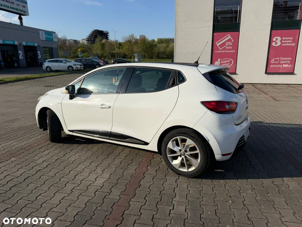 Renault Clio 1.2 16V Limited - 17