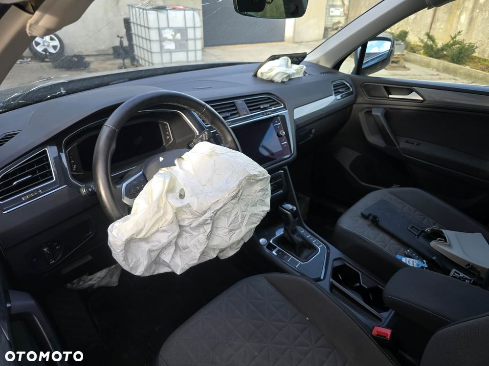 Volkswagen Tiguan - 12