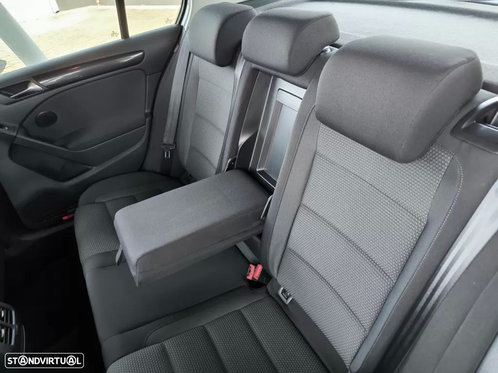 VW Golf 1.6 TDi Confortline DSG - 53