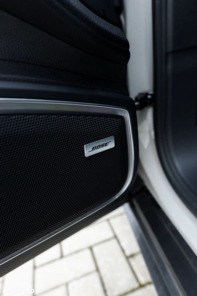Porsche Panamera 4S - 24