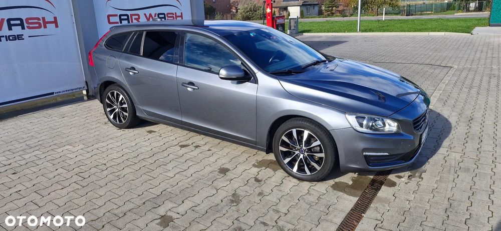 Volvo V60 D2 Geartronic Kinetic - 4