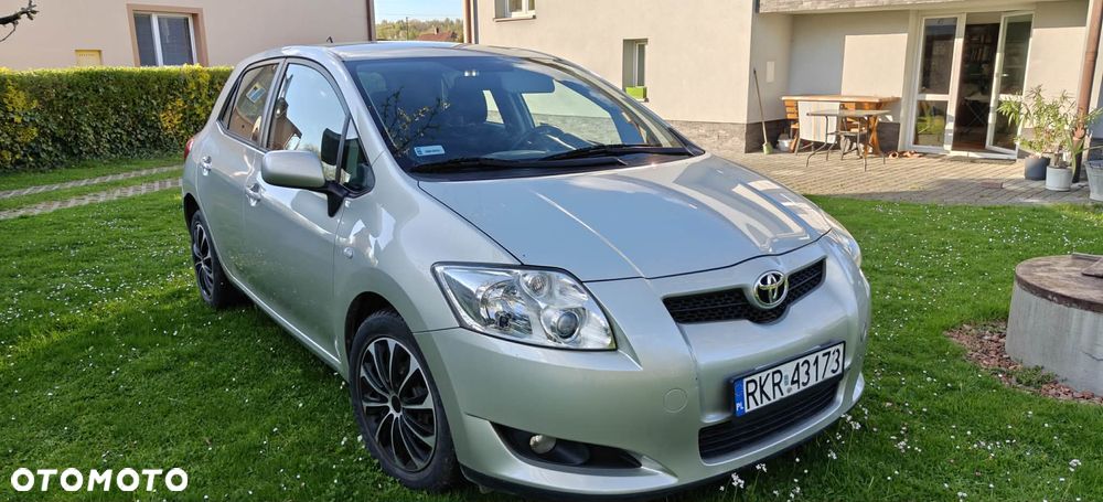 Toyota Auris 1.6 Premium - 1