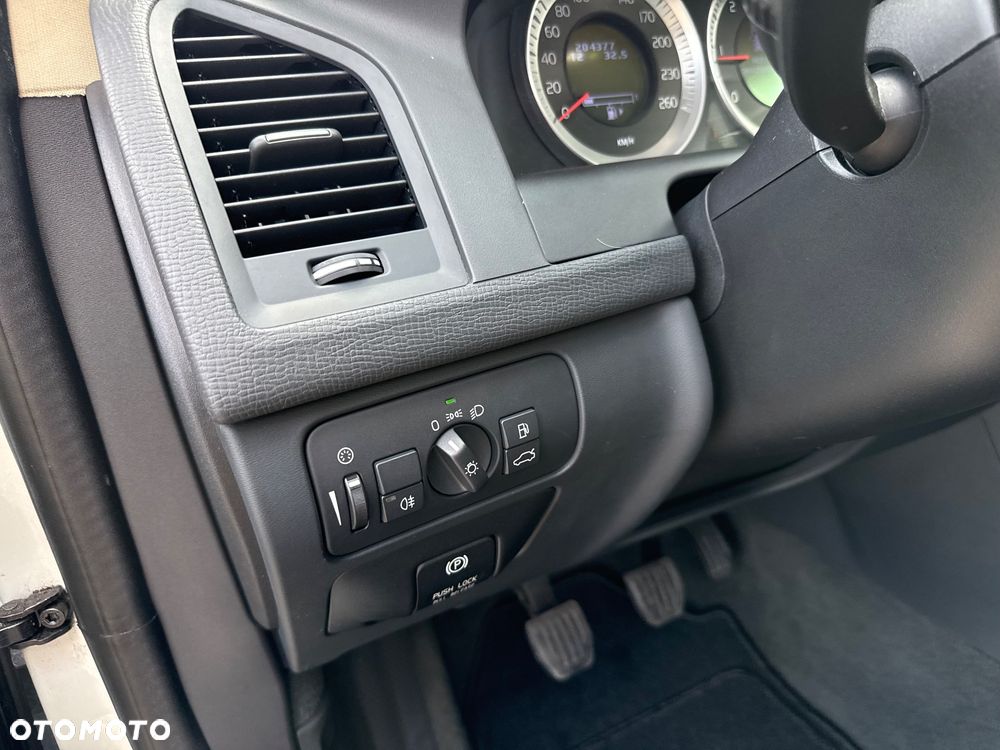 Volvo XC 60 D4 Momentum - 36