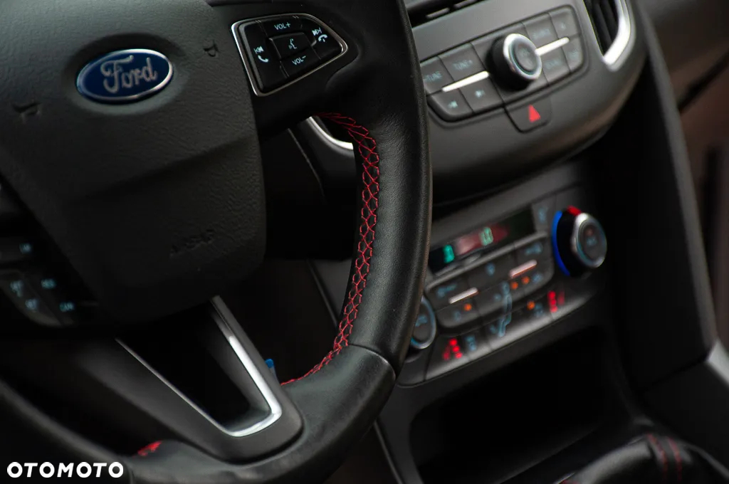 Ford Focus Turnier 1.5 EcoBoost Start-Stopp-System ST-Line - 29