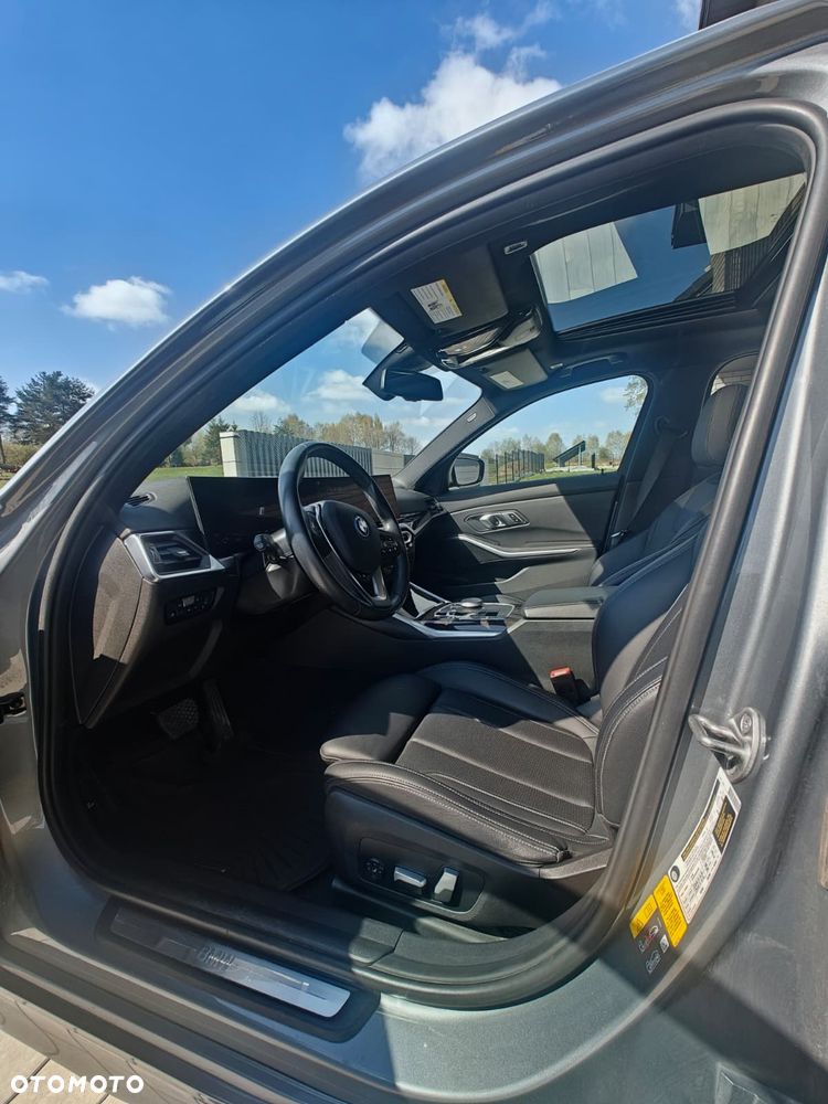 BMW Seria 3 330e M Sport - 18