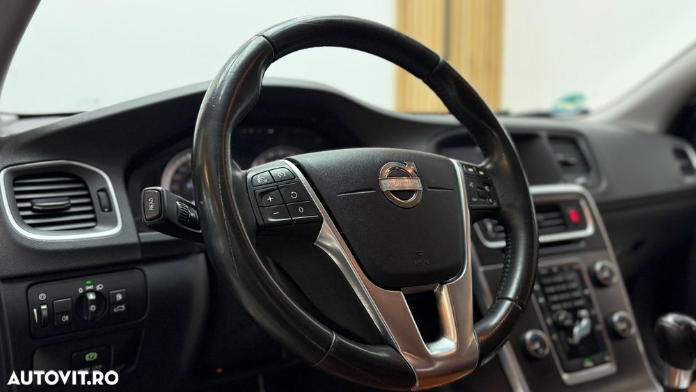 Volvo V60 D3 Momentum - 23