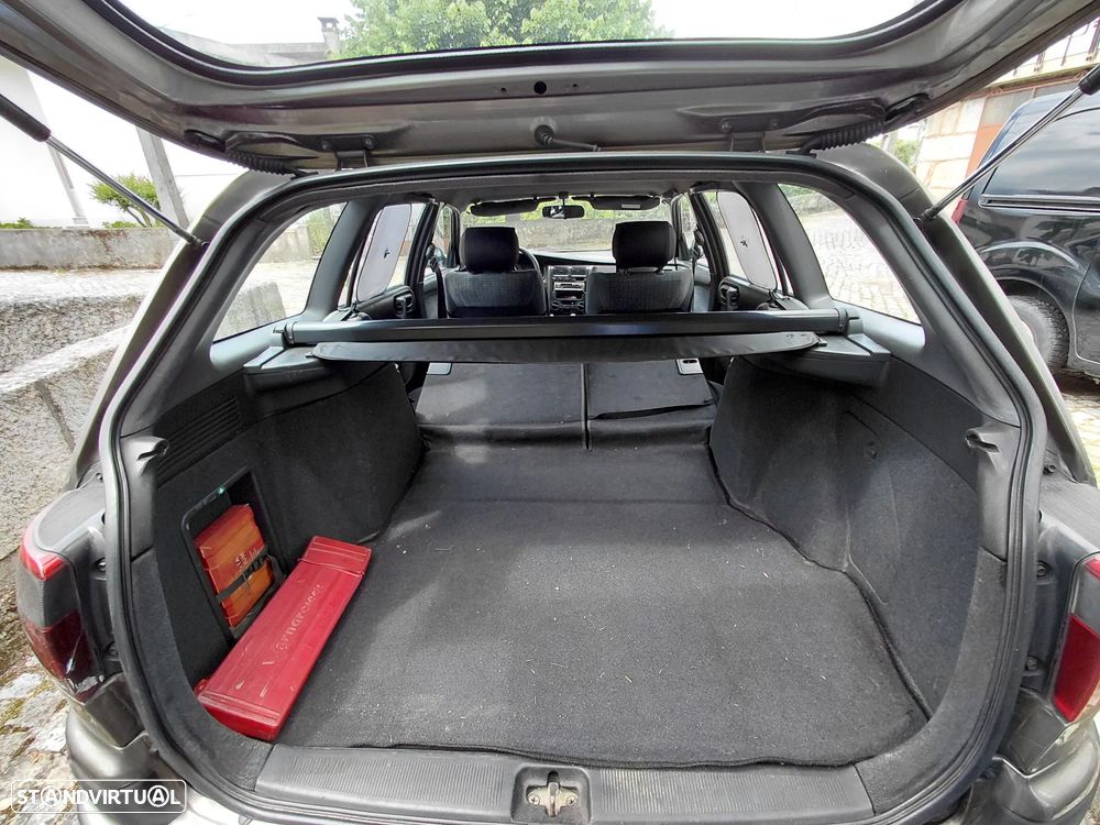 Toyota Carina - 14