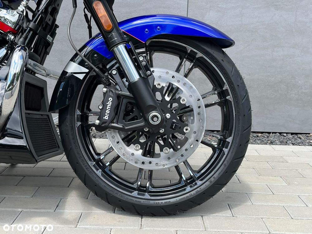 Harley-Davidson CVO Street Glide - 8