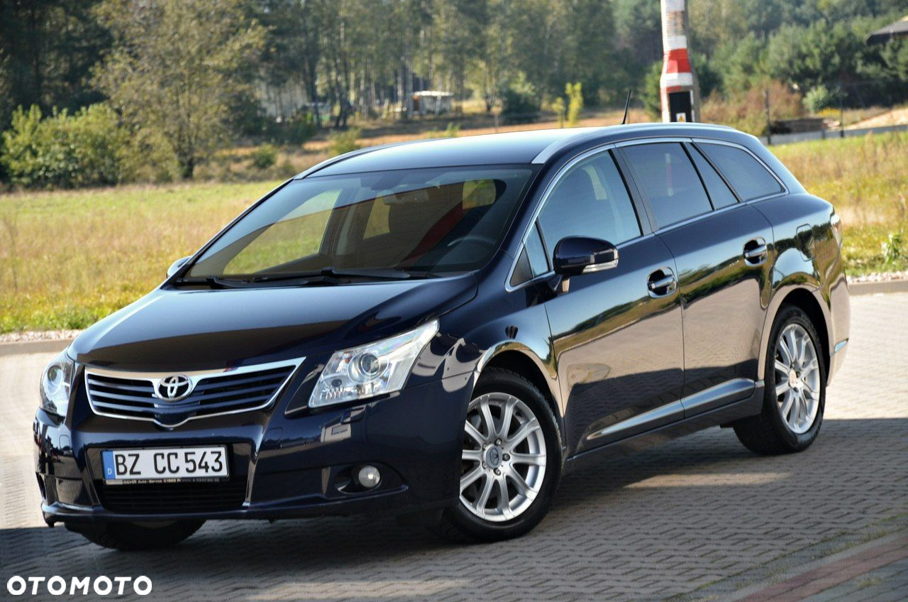 Toyota Avensis - 8