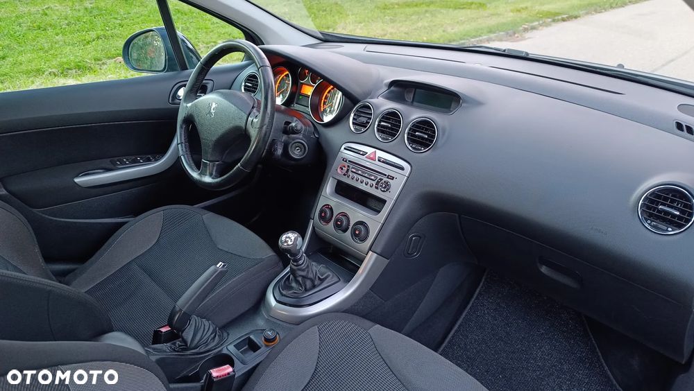 Peugeot 308 HDi FAP 135 Platinum - 12