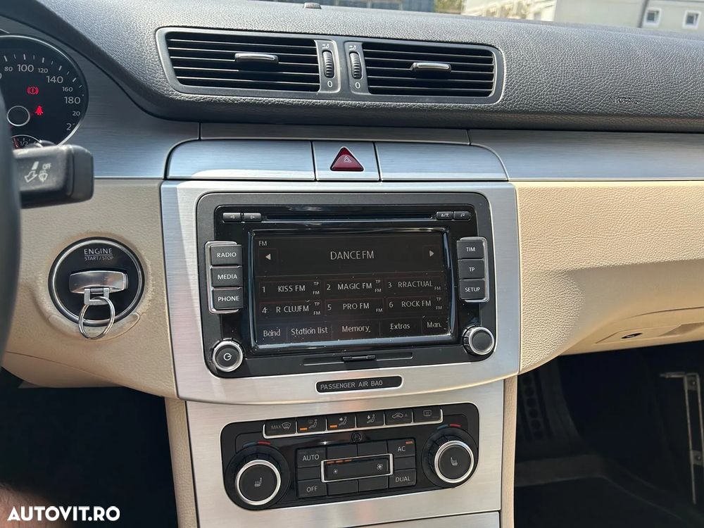 Volkswagen Passat - 20