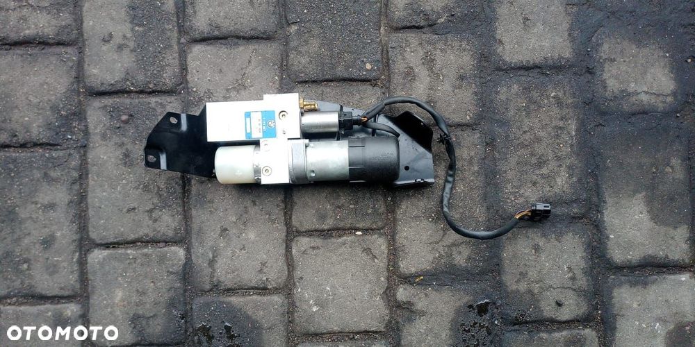 POMPA HYDRAULICZNA KLAPY BAGAŻNIKA 5 E61 2.5 D 7111867 BMW 2003-2007 - 1