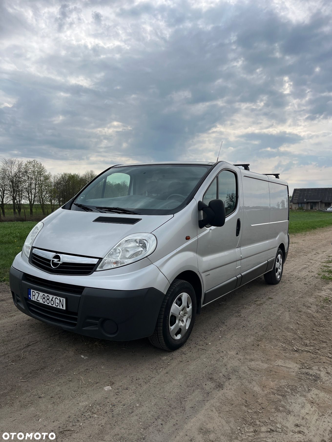 Opel Vivaro - 1