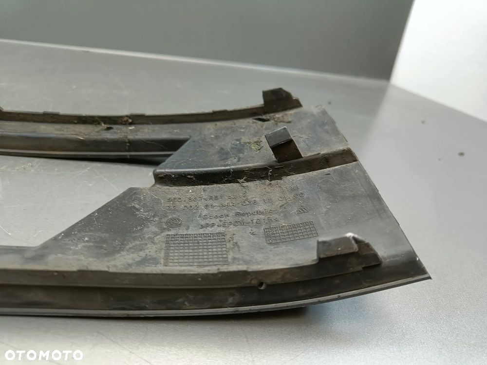 Kratka Zderzaka Lewa Skoda Octavia 3 III Zaślepka Ramka Halogenu 5E0807681 - 6