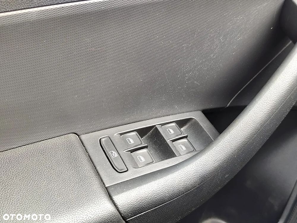 Skoda RAPID 1.2 Ambition - 19