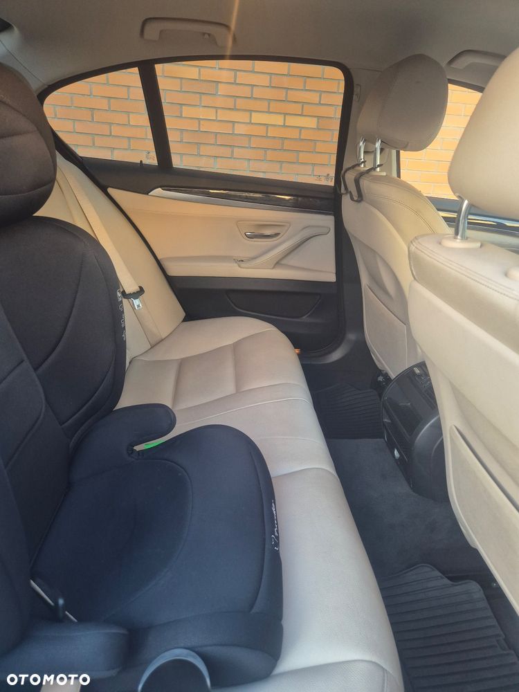 BMW Seria 5 520d xDrive - 8