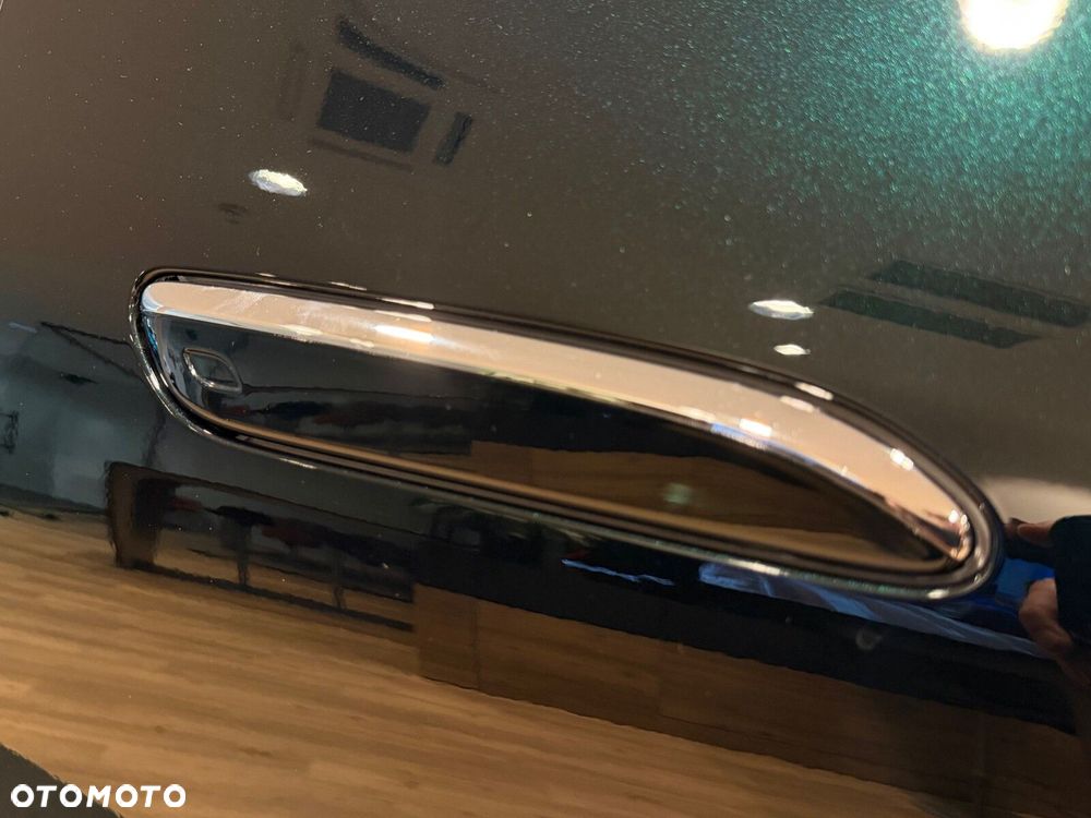 Mercedes-Benz EQE - 7