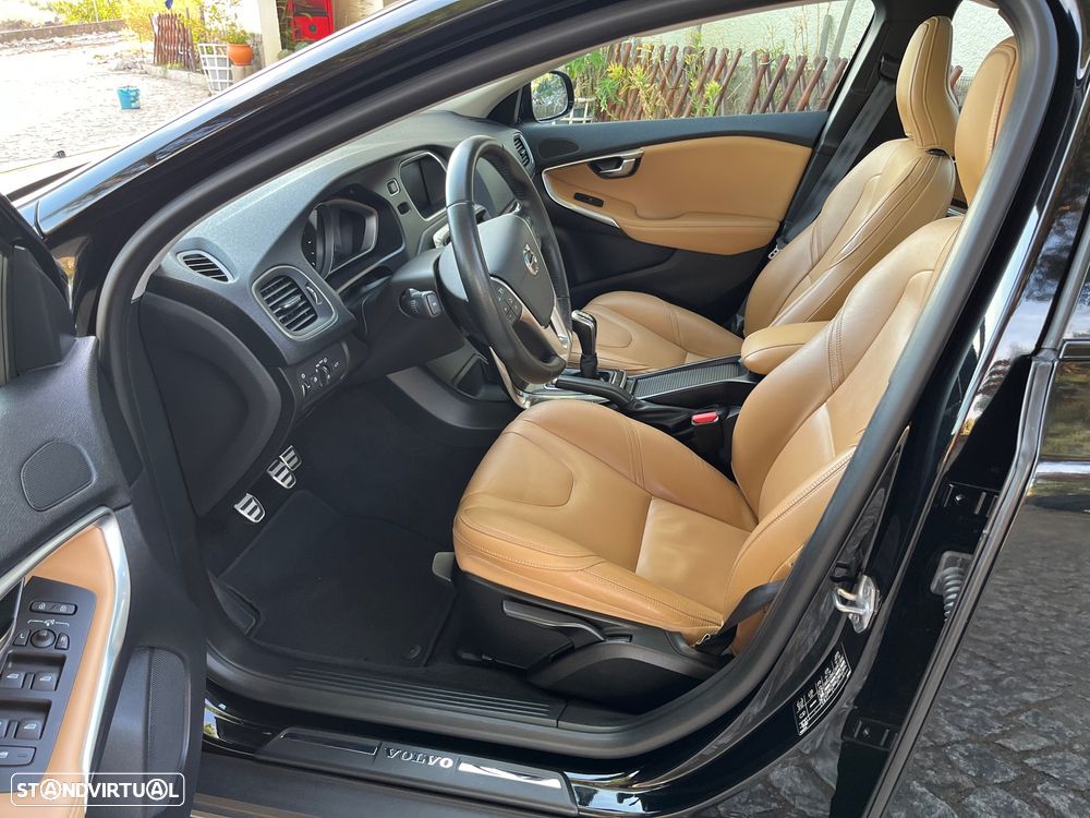 Volvo V40 Cross Country 2.0 D2 Summum - 9