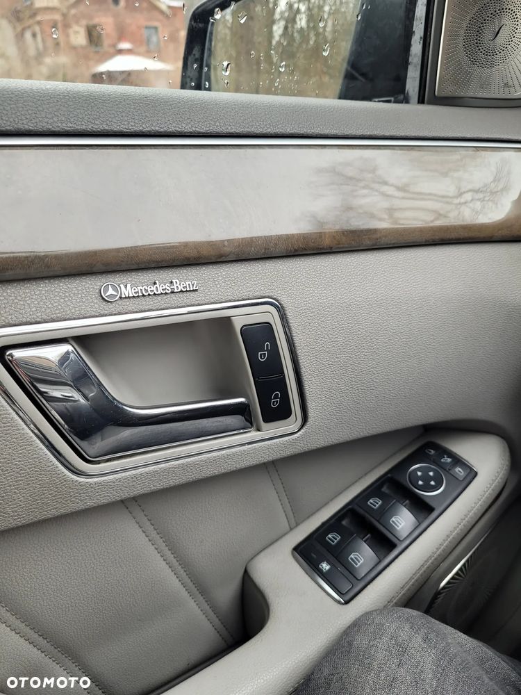Mercedes-Benz Klasa E 250 CDI DPF BlueEFFICIENCY Automatik Elegance - 18