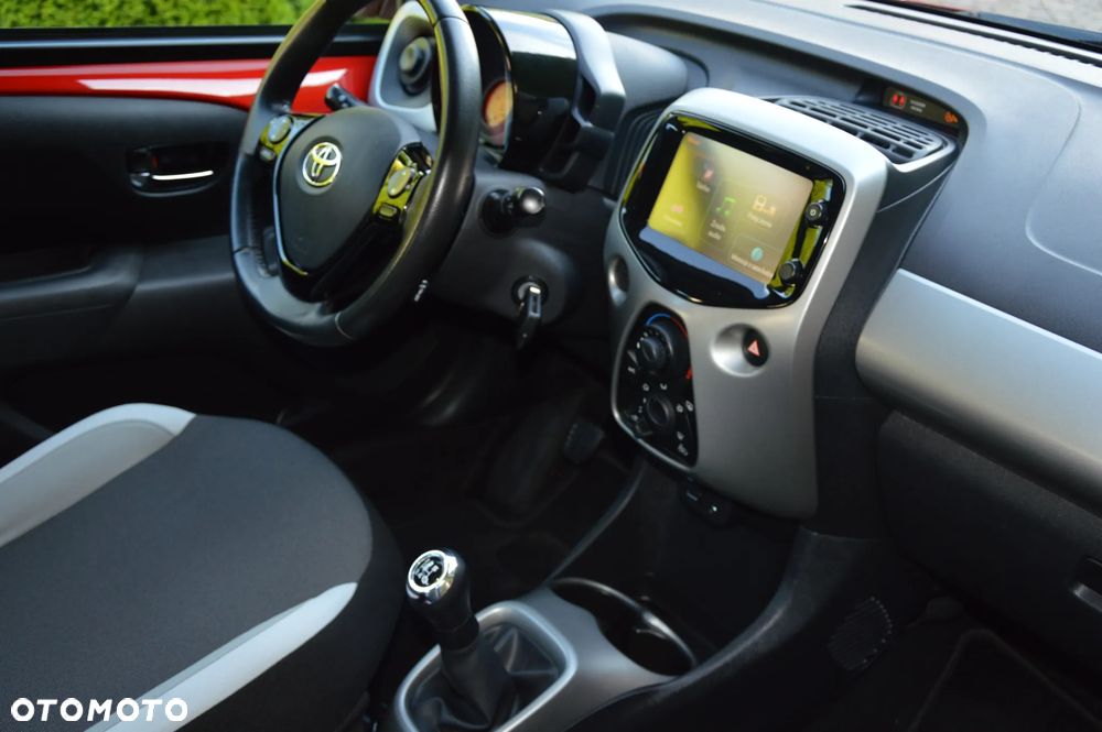 Toyota Aygo x-play touch - 28