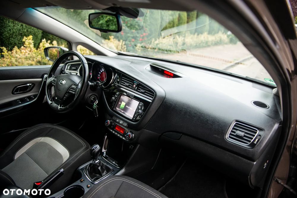Kia Ceed 1.6 GDI ISG Vision - 39