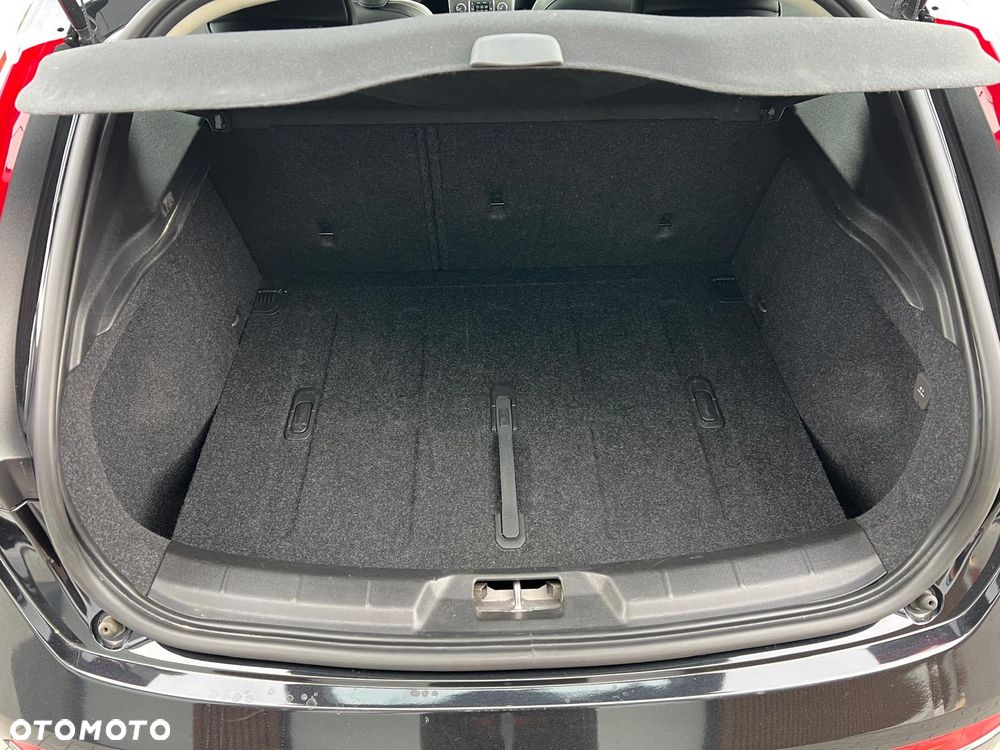 Volvo V40 D4 Geartronic Momentum - 30