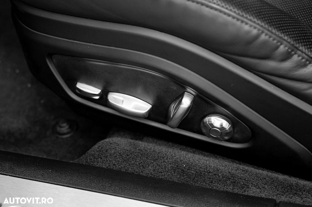 Porsche Panamera 4 E-Hybrid - 15