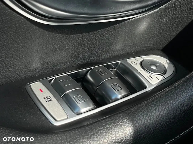 Mercedes-Benz Klasa E 300 de Avantgarde - 40