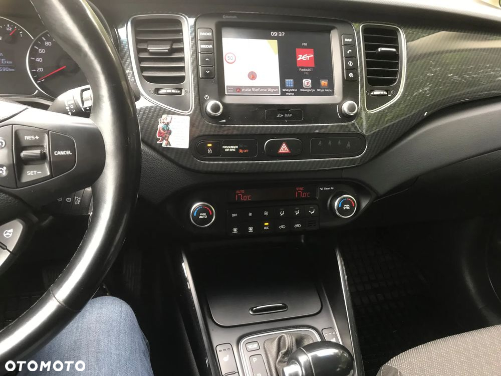 Kia Carens 1.7 CRDi L DCT - 12