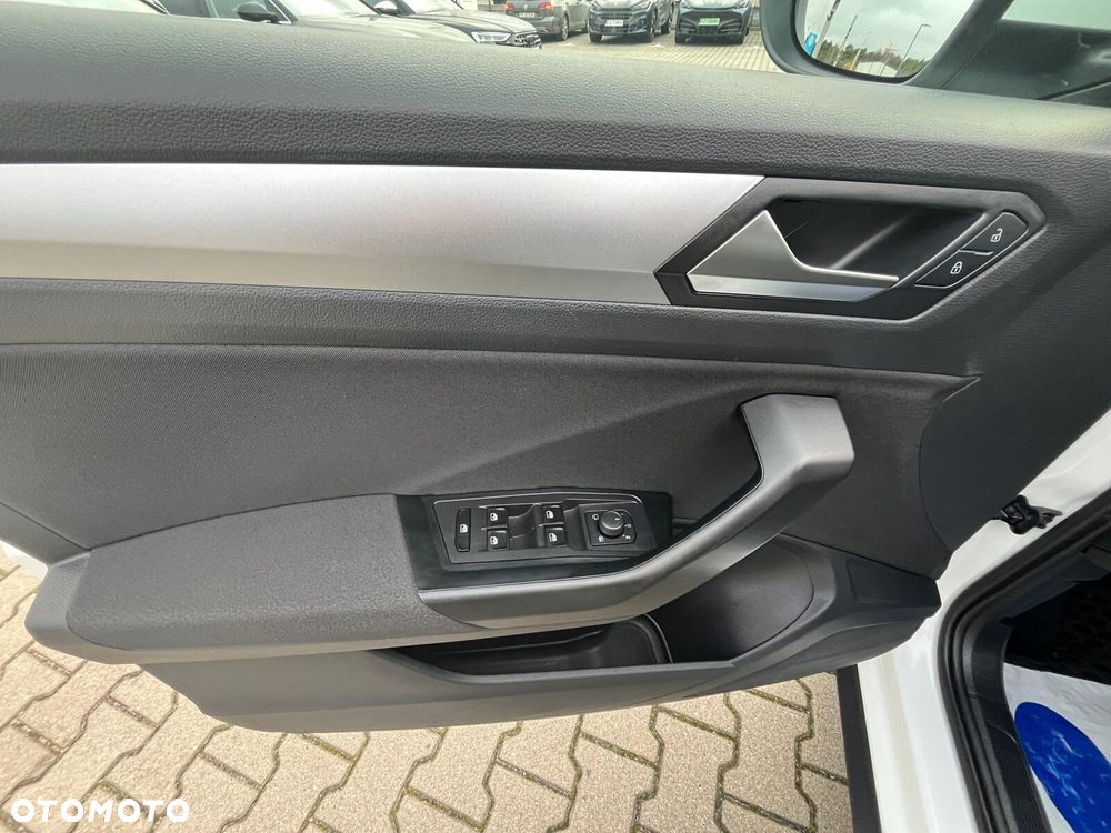 Volkswagen T-Roc - 14