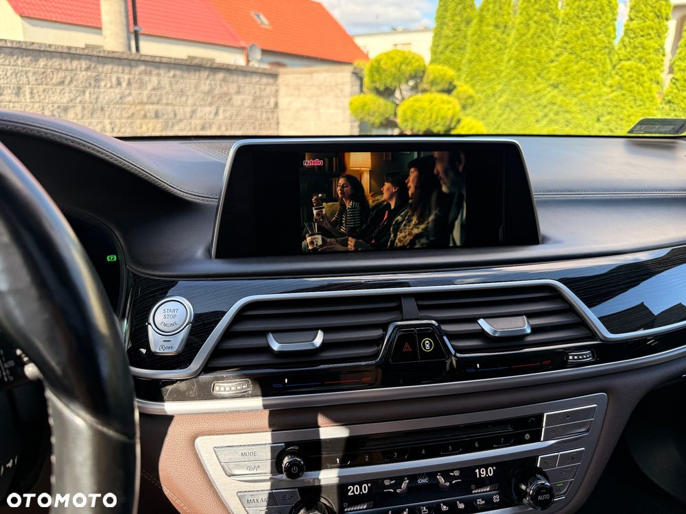 BMW Seria 7 750Li - 40