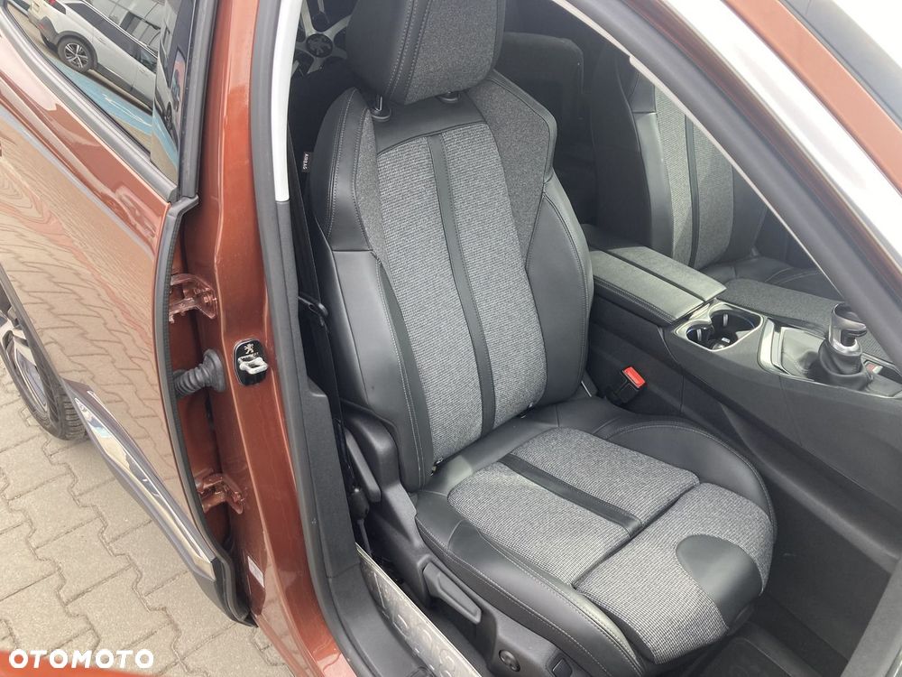 Peugeot 3008 1.2 PureTech Allure Pack S&S - 30