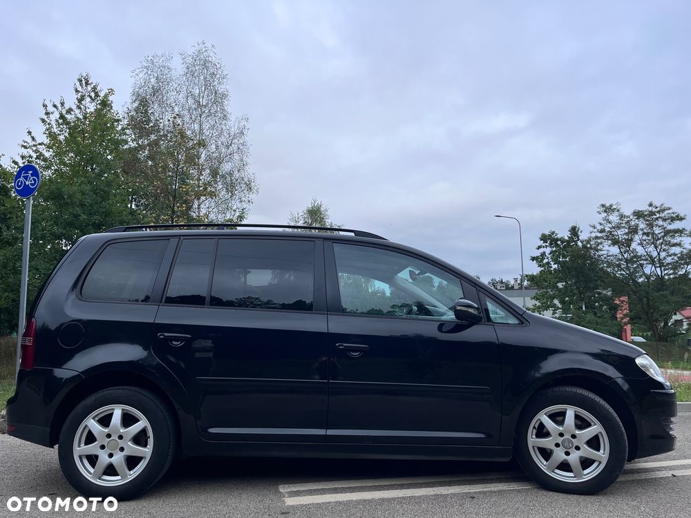 Volkswagen Touran 1.9 TDI DPF Highline DSG - 6
