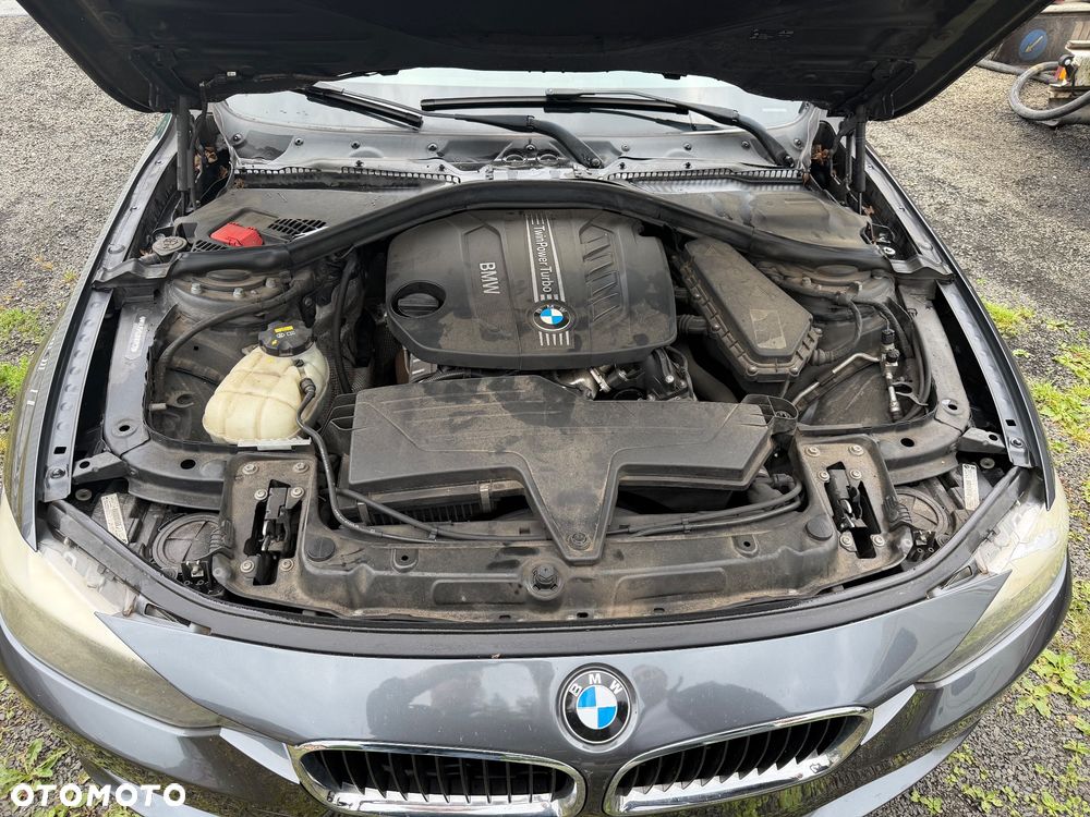 BMW Seria 3 316d - 17