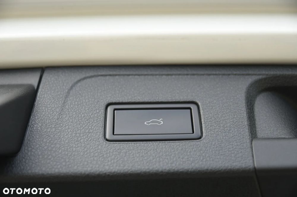 Volkswagen Passat - 25