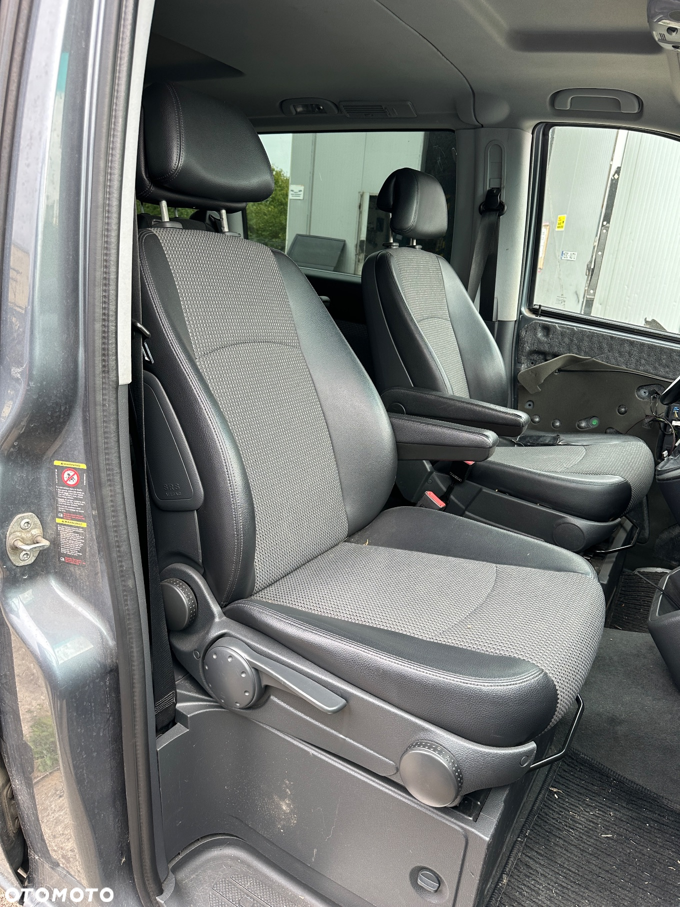 Mercedes VIANO 3.0 cdi 2011r karoseria dokumenty drzwi maska fotel klapa szyba stolik lampa lift relingi skrzynia tapicerka części - 9