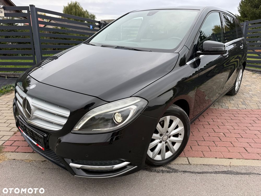 Mercedes-Benz Klasa B 180 7G-DCT UrbanStyle Edition - 4