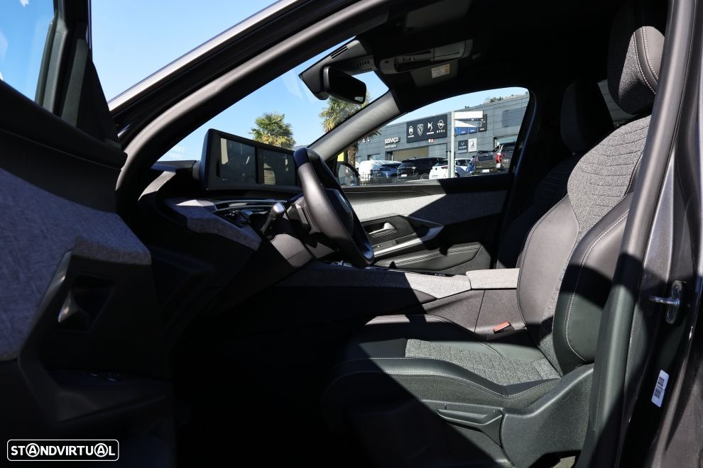 Peugeot 5008 1.2 Hybrid Allure e-DCS6 - 17
