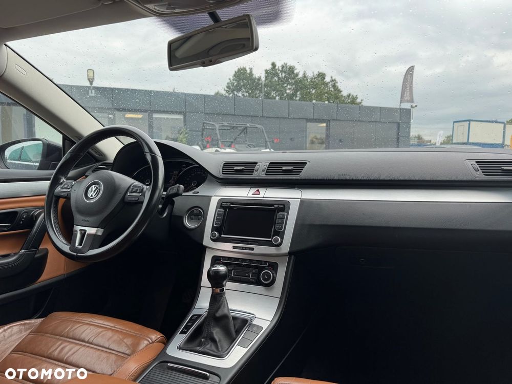 Volkswagen Passat CC - 16