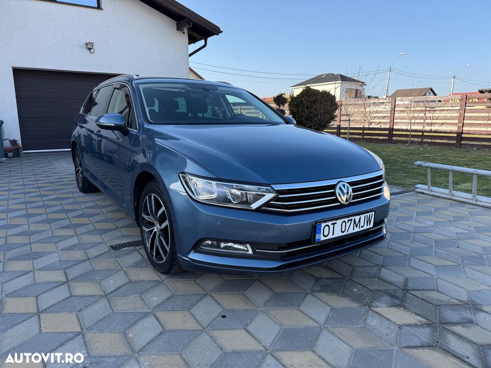 Volkswagen Passat - 1