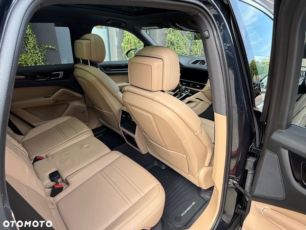 Porsche Cayenne Platinum Edition - 19