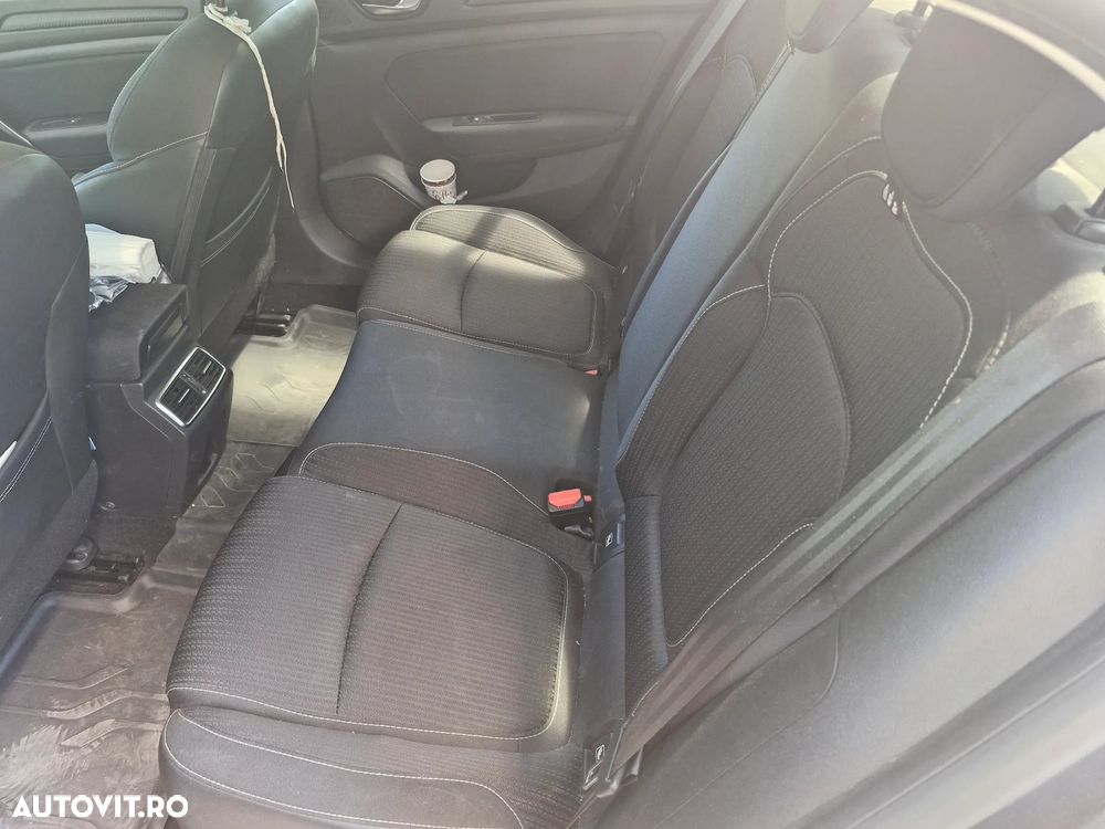 Renault Megane TCE 140 GPF Zen - 15