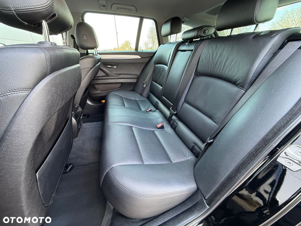 BMW Seria 5 520d xDrive - 22