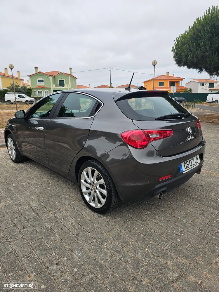 Alfa Romeo Giulietta 2.0 JTDM Exclusive TCT - 5